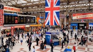 A Walk Through The London Victoria Station London England [upl. by Ajnot]